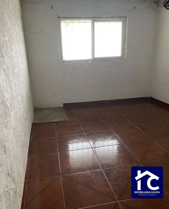 Casa de 2 pisos con entradas independientes